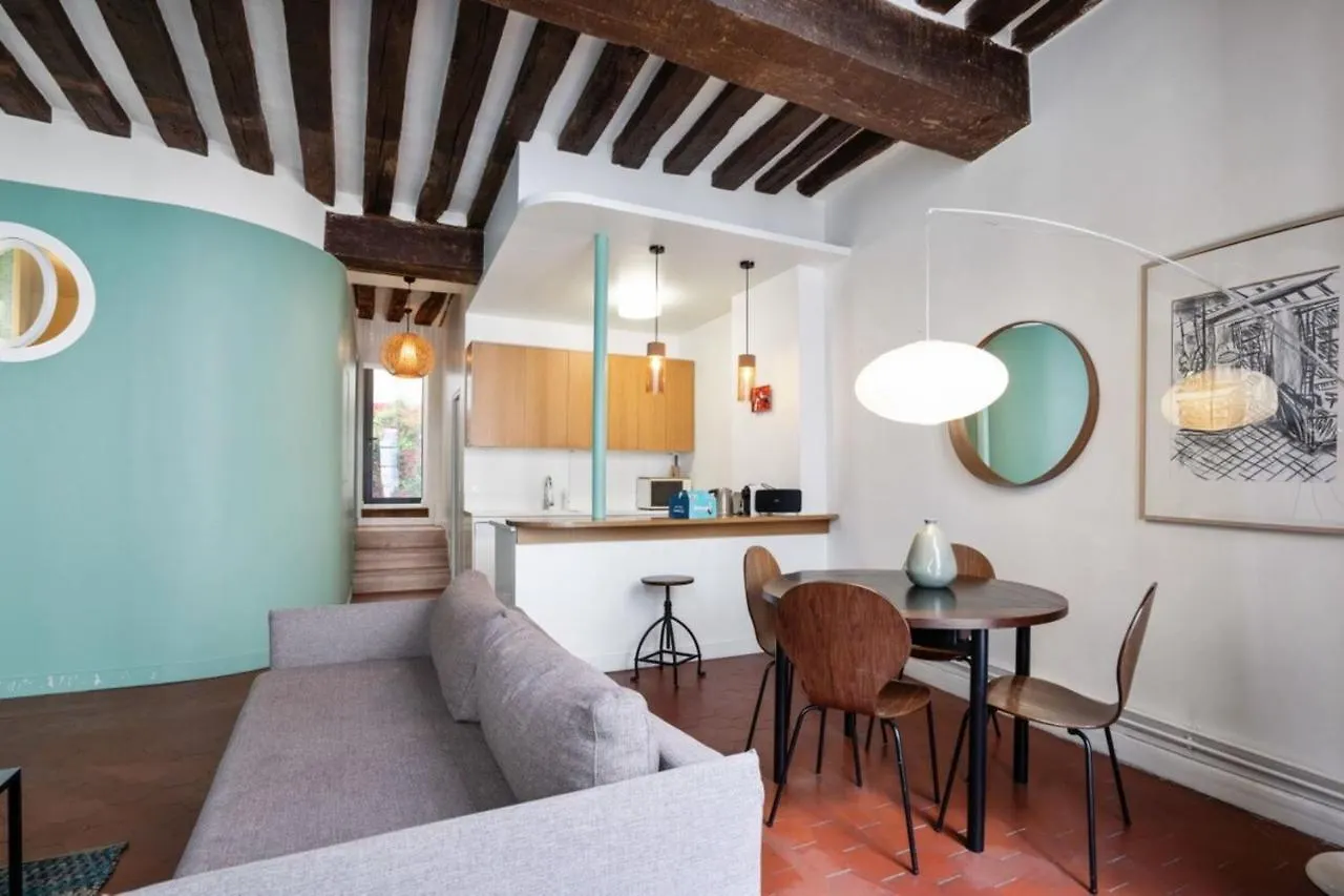 Parisian Apartment With Terrace In Saint Michel-Notre Dame France