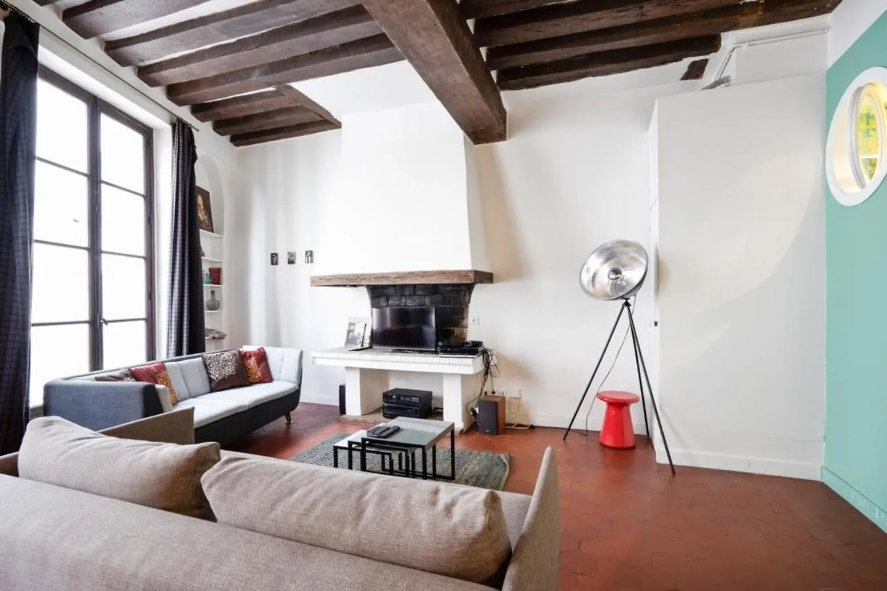 Parisian Apartment With Terrace In Saint Michel-Notre Dame Paris